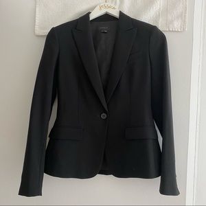 Theory blazer / suit jacket, in like new condition, black size 2